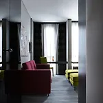 Ξενοδοχείο Twentyone 4*