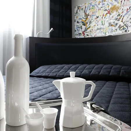 Twentyone Hotel