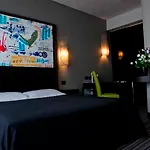 Twentyone Hotel 4*