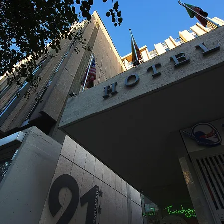 트웬티원 4* 로마