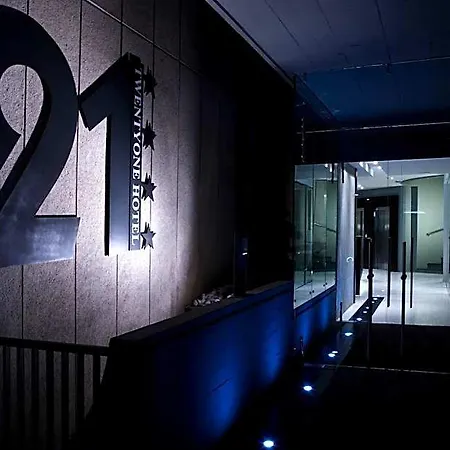 Twentyone 4* Rome