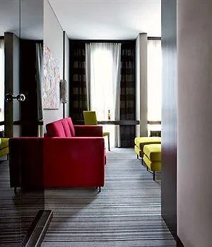 Twentyone Otel
