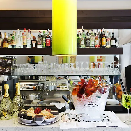 Twentyone Hotel